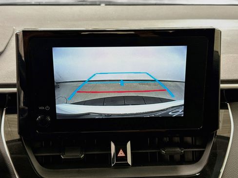 Used 2025 Toyota Corolla LE FWD image 22