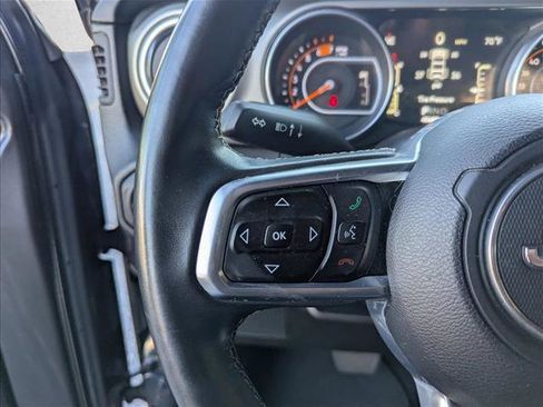 Used 2018 Jeep Wrangler Unlimited Sahara image 13