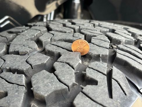 Used 2025 Jeep Wrangler Unlimited Rubicon 4xe w/ Convenience Group image 15