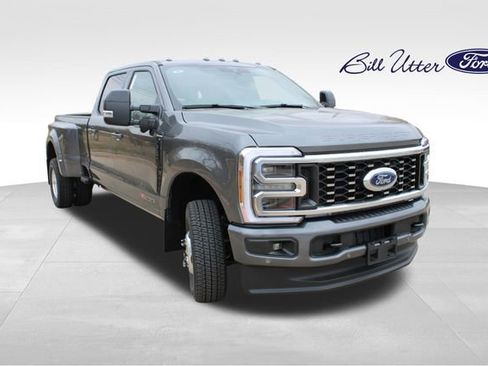 New 2026 Ford F350 Platinum image 2