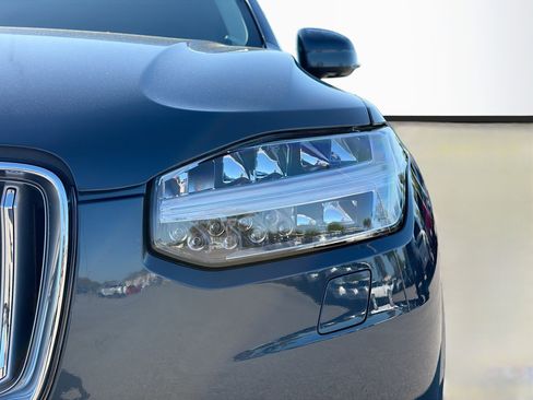 Used 2025 Volvo XC90 B5 Plus w/ Protection Package Premier image 9