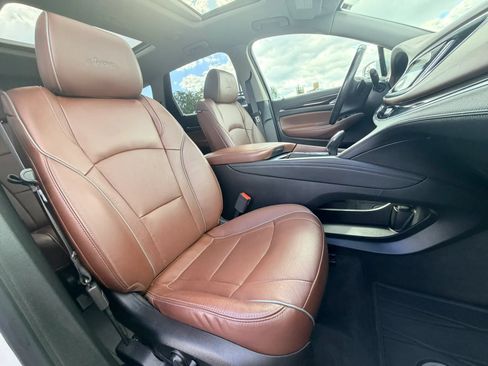 Used 2019 Buick Enclave Avenir w/ Avenir Technology Package AWD/4WD image 29