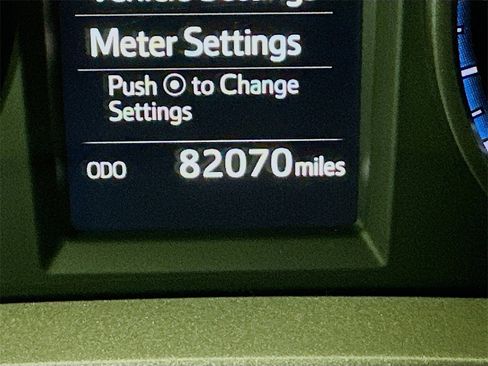 Used 2018 Toyota RAV4 LE image 14