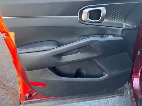 Used 2025 Kia Sorento LX image 13