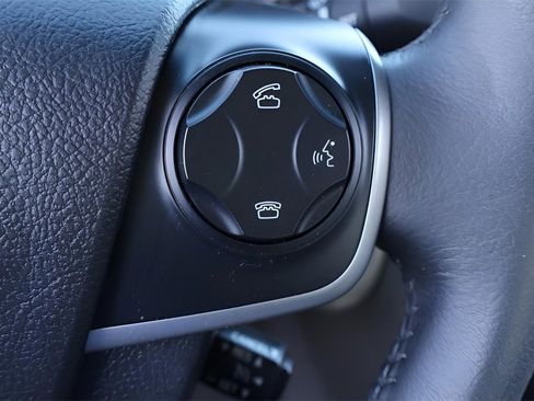 Used 2014 Toyota Camry XLE image 16