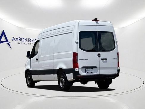 Used 2024 Mercedes-Benz Sprinter 2500 image 3
