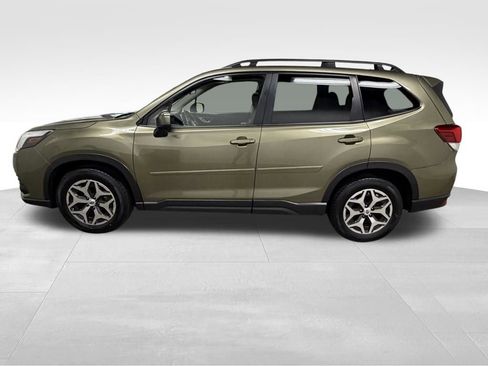 Used 2023 Subaru Forester Premium AWD/4WD image 8