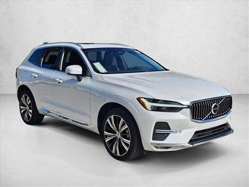 Used 2022 Volvo XC60 B5 Inscription w/ Protection Package Premier FWD image 3