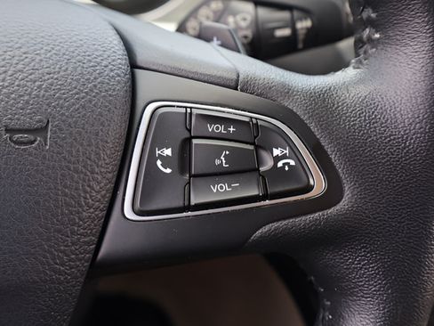 Used 2017 Ford Escape Titanium FWD image 22