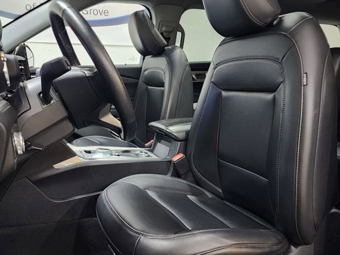 Used 2022 Ford Explorer XLT w/ Equipment Group 202A image 14