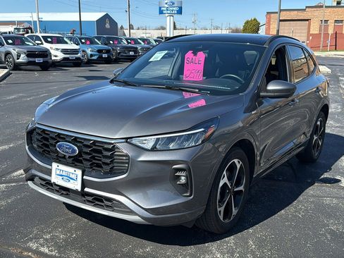 Used 2023 Ford Escape ST-Line Select w/ Tech Pack #2 AWD/4WD image 4