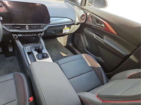 Used 2025 Chevrolet Equinox EV RS w/ Convenience Package II image 12