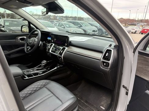 Used 2023 Kia Sorento SX Prestige image 27