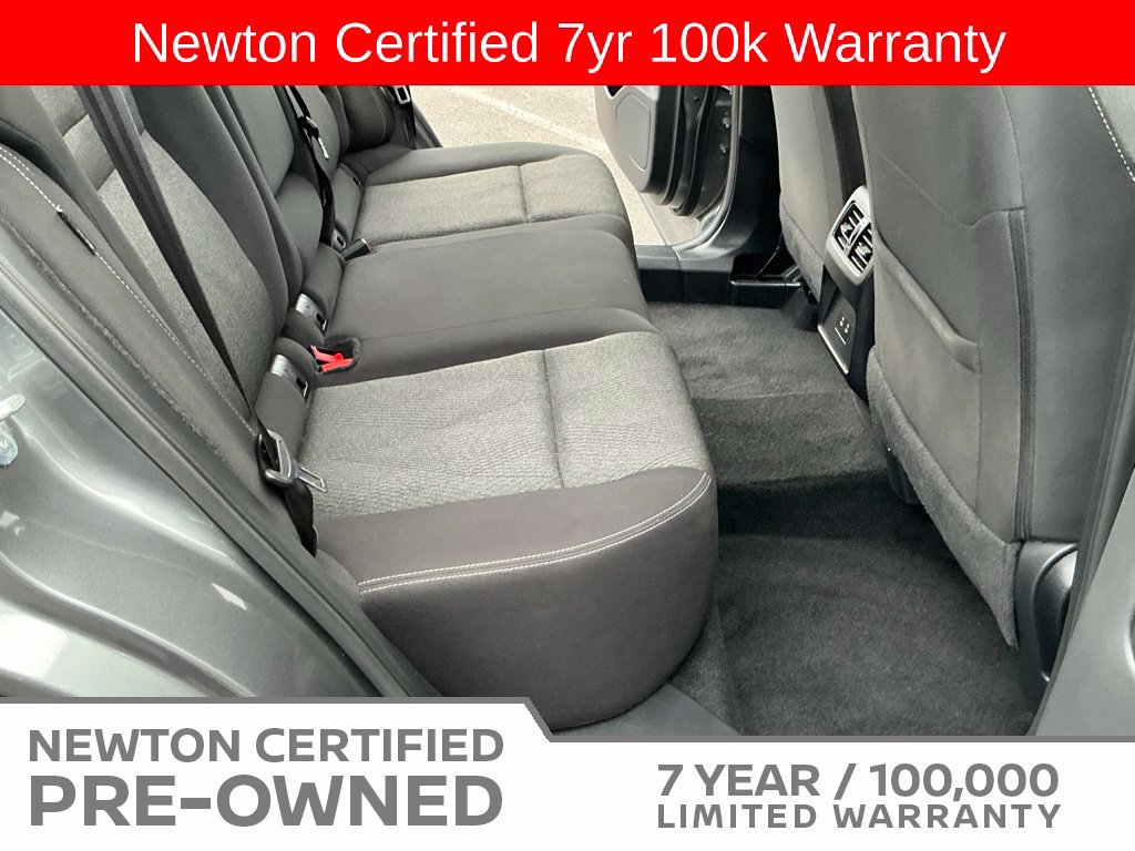 Used 2025 Nissan Rogue SV AWD/4WD image 18