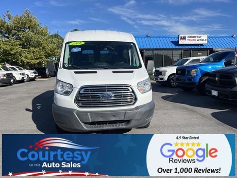 Used 2018 Ford Transit 150 XLT image 4
