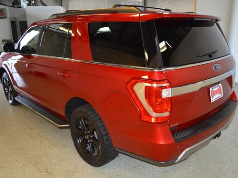 Used 2021 Ford Expedition XLT AWD/4WD image 5