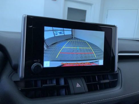 Used 2025 Toyota RAV4 LE AWD/4WD image 28