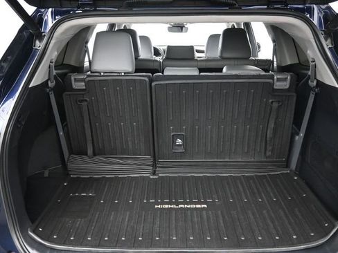 Used 2022 Toyota Highlander XLE image 26