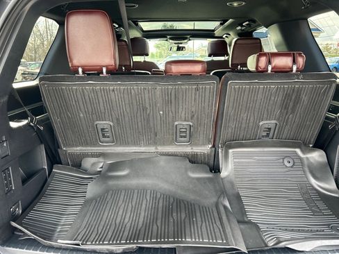 Used 2023 Ford Expedition Limited image 16