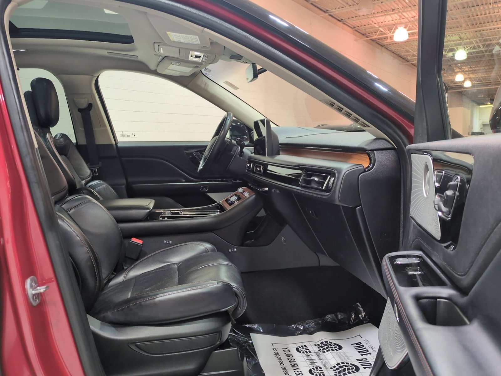 Used 2020 Lincoln Aviator Grand Touring w/ Equipment Group 301A AWD/4WD image 9