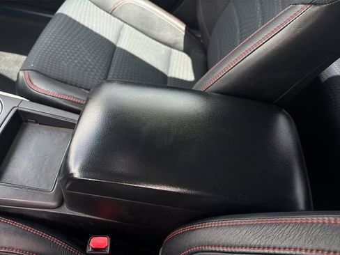 Used 2015 Toyota Camry SE w/ Moonroof Package image 30