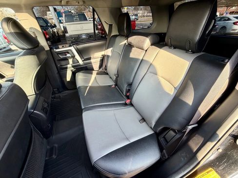 Used 2015 Toyota 4Runner SR5 Premium image 9