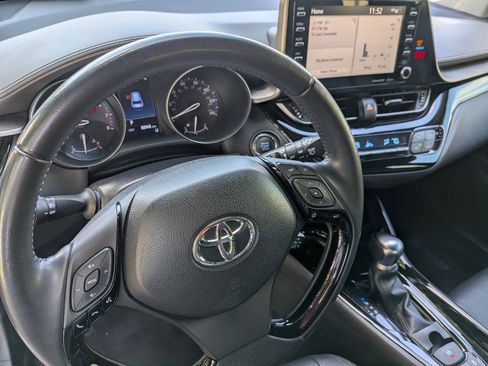 Used 2020 Toyota C-HR Limited FWD image 12