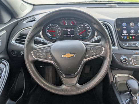 Used 2025 Chevrolet Malibu LT FWD image 15