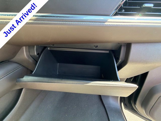 Used 2025 Chevrolet Suburban LT RWD image 25