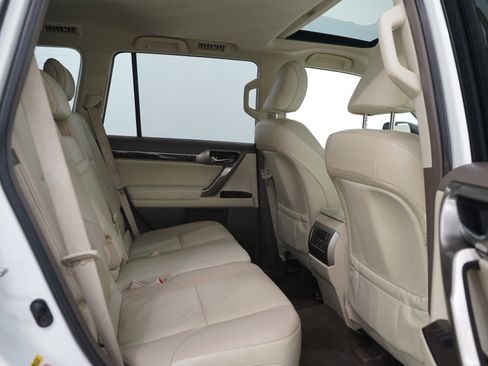 Used 2014 Lexus GX 460 w/ Premium Package AWD/4WD image 12
