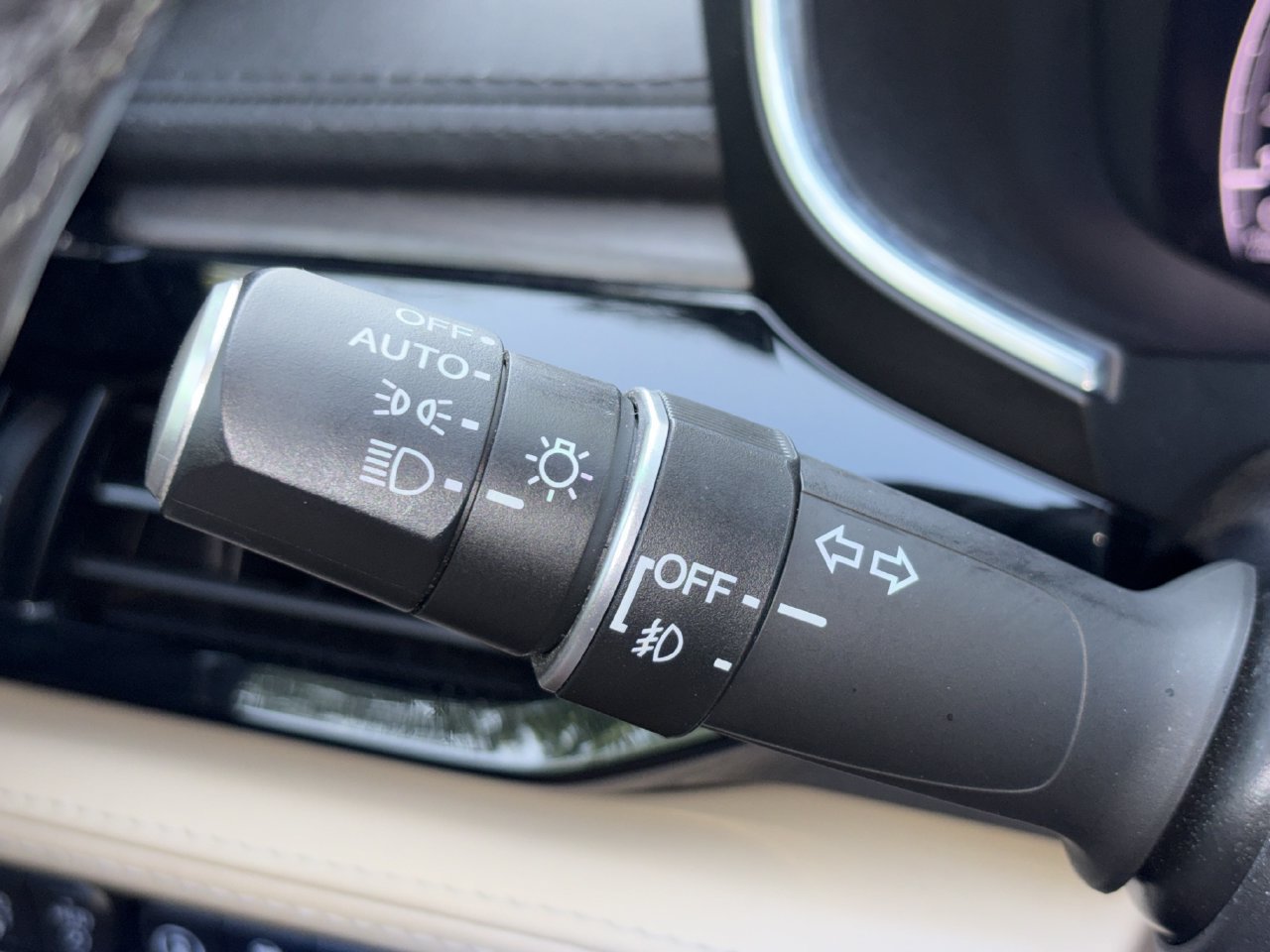 Used 2022 Acura MDX w/ Advance Package AWD/4WD image 10