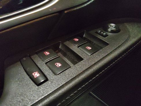 Used 2017 GMC Terrain SLE image 27