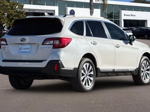 Used 2018 Subaru Outback 2.5i Touring image 4