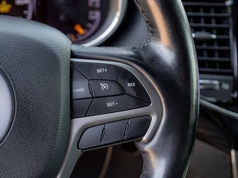 Used 2020 Jeep Grand Cherokee Laredo w/ Quick Order Package 2BN North image 20