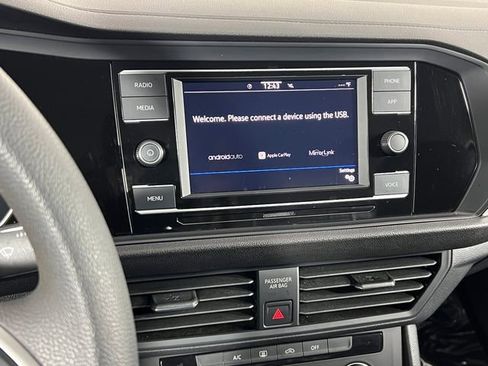 Used 2022 Volkswagen Jetta S image 22