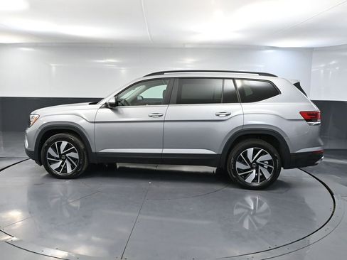 Used 2025 Volkswagen Atlas SE image 9