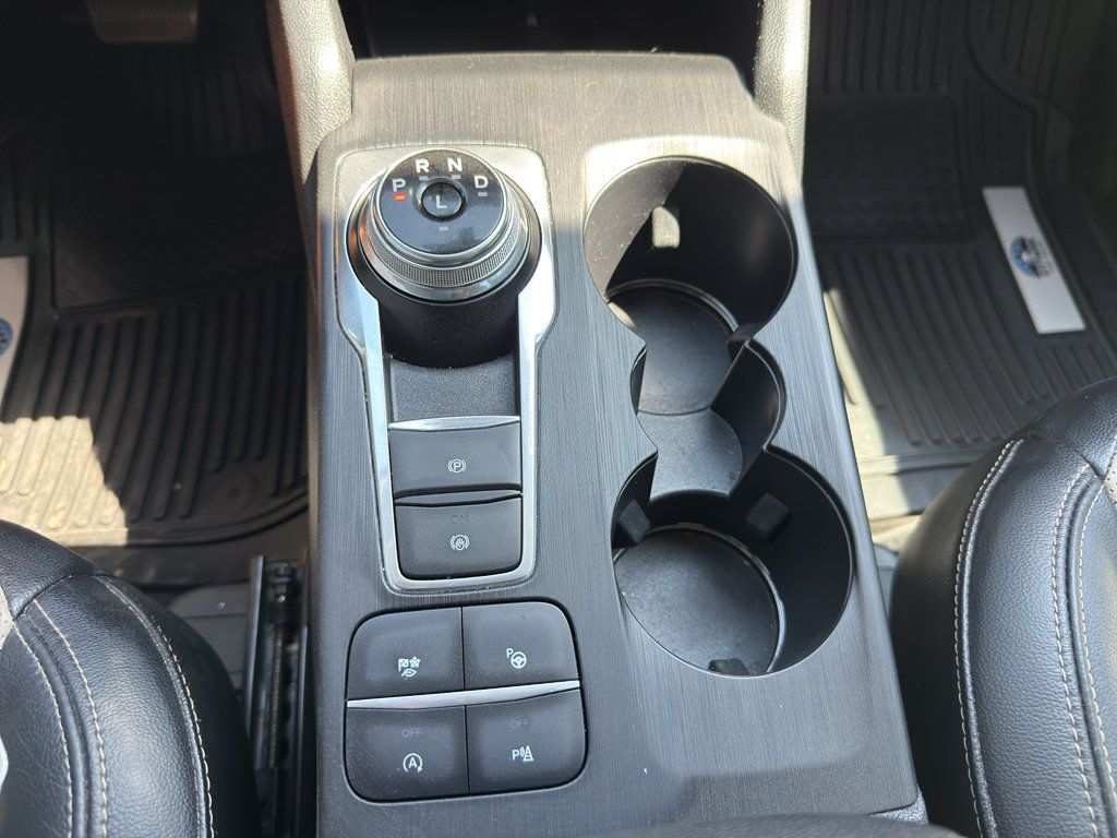 Used 2021 Ford Escape Titanium w/ Titanium Elite Package AWD/4WD image 16
