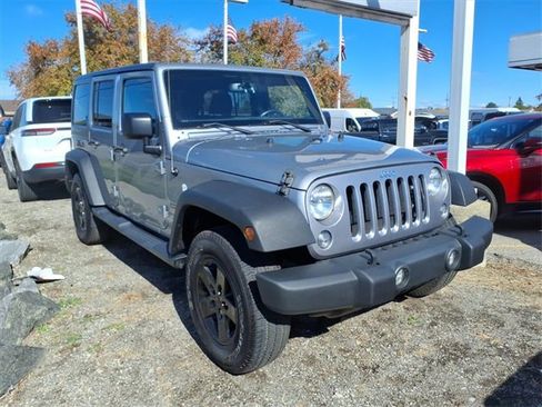 Used 2018 Jeep Wrangler Unlimited Sport S image 3