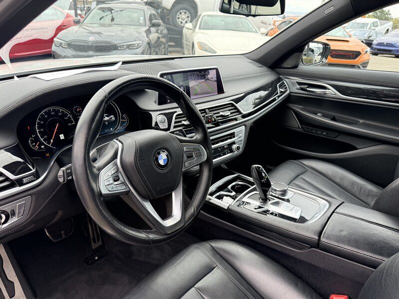 Used 2019 BMW 740i w/ M Sport Package RWD image 9