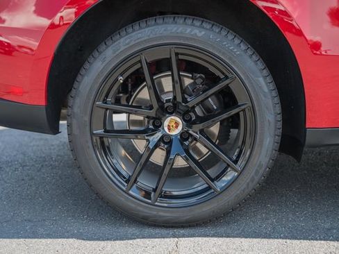 Used 2026 Porsche Macan AWD/4WD image 14