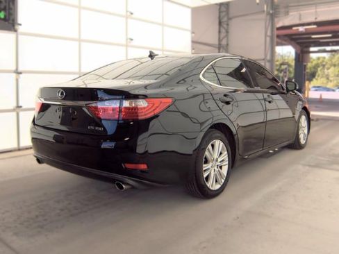 Used 2013 Lexus ES 350 w/ Premium Pkg FWD image 4
