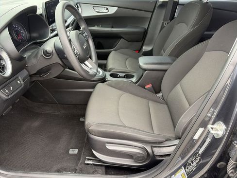 Used 2023 Kia Forte LXS w/ LXS Technology Package image 18