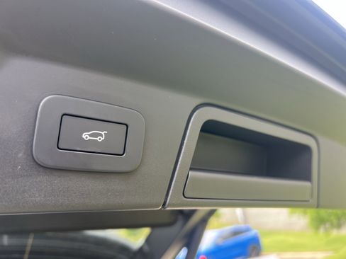 Certified 2026 Land Rover Range Rover Velar S AWD/4WD image 37