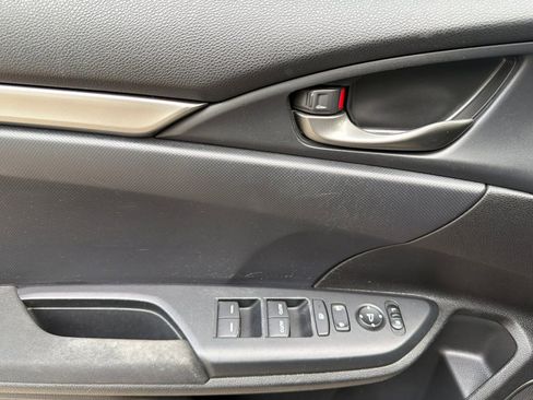 Used 2018 Honda Civic Sport image 10