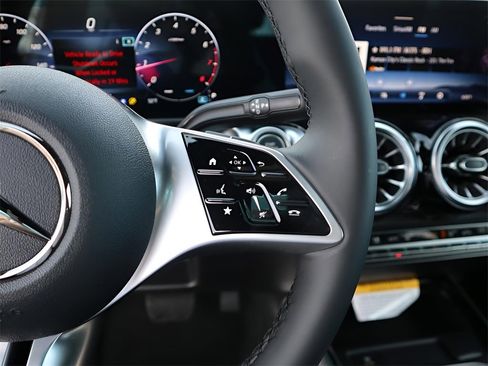 New 2026 Mercedes-Benz GLB 250 4MATIC image 41