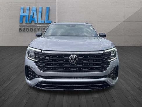Certified 2025 Volkswagen Atlas Cross Sport SEL R-Line AWD/4WD image 9