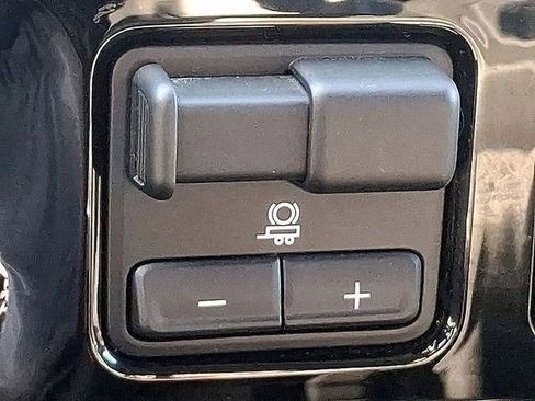 Certified 2024 Chevrolet Silverado 2500 LTZ image 23