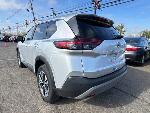 Used 2023 Nissan Rogue SV image 7