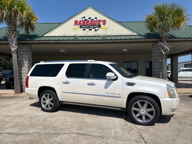 Used 2013 Cadillac Escalade ESV Luxury RWD image 1