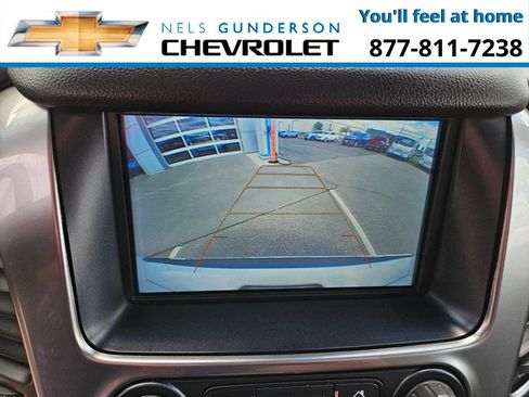Used 2018 Chevrolet Suburban Premier image 30
